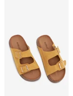 Dámské pantofle na korkové platformě se zlatými sponami Žluté model 21919307 - EVENTO