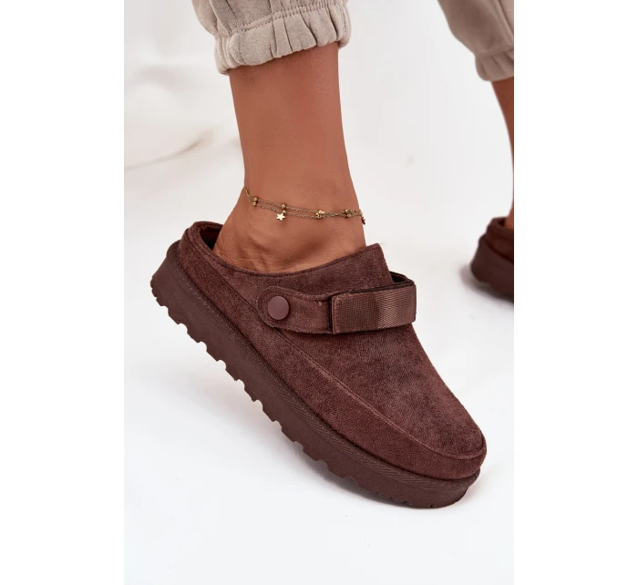 Dámské teplé pantofle s kožešinou na platformě čokoládové model 21715168 - Boto