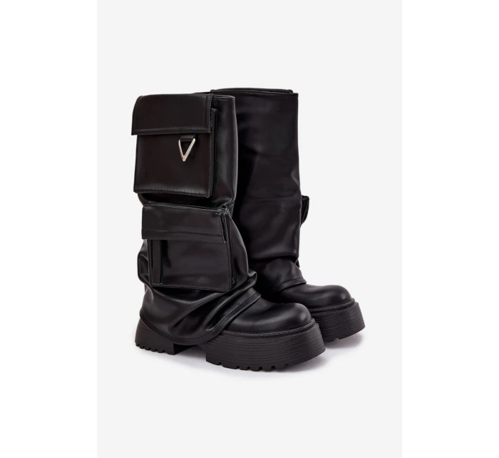 Zateplené nazouvací dámské kozačky na masivní platformě s kapsami Černé model 21710069 - Boto