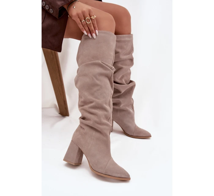 Dámské zmačkané kozačky na podpatku 4228 Béžová - Zazoo Dámské zmačkané kozačky na podpatku 4228 Béžová - Zazoo