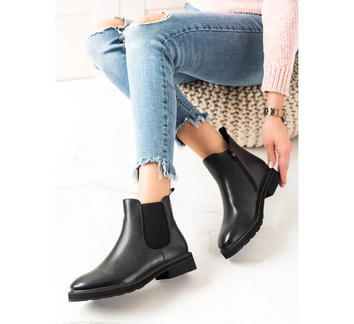 Módní  kotníčkové boty dámské černé na plochém podpatku