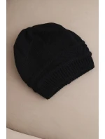 Dámská zimní čepice z vlny a s pleteným vzorem K428 černá Dámská zimní čepice z vlny a s pleteným vzorem K428 černá