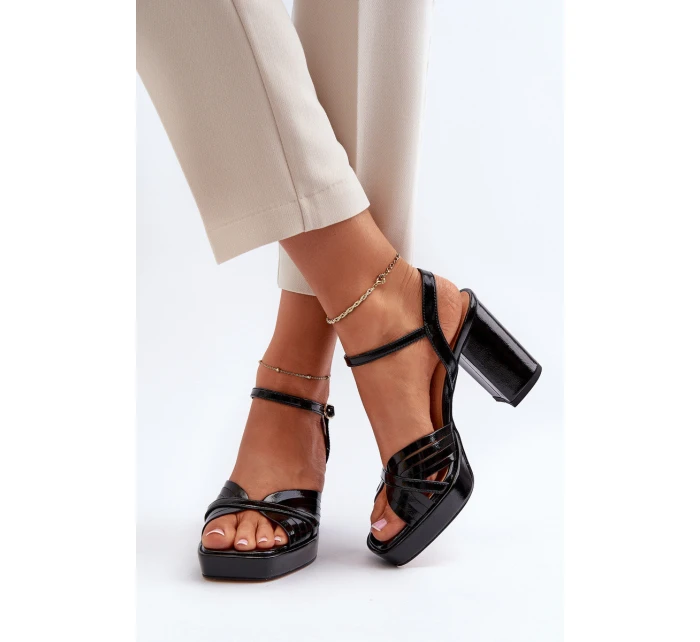 Lakované černé dámské sandály na podpatku D&A model 21656047 - S.Barski