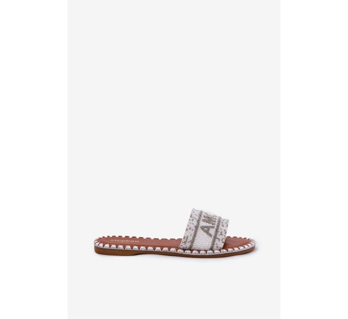 Dámské Pantofle Na Plochém Podpatku Se Zdobením Bílé Dorfedi Dámské Pantofle Na Plochém Podpatku Se Zdobením Bílé Dorfedi