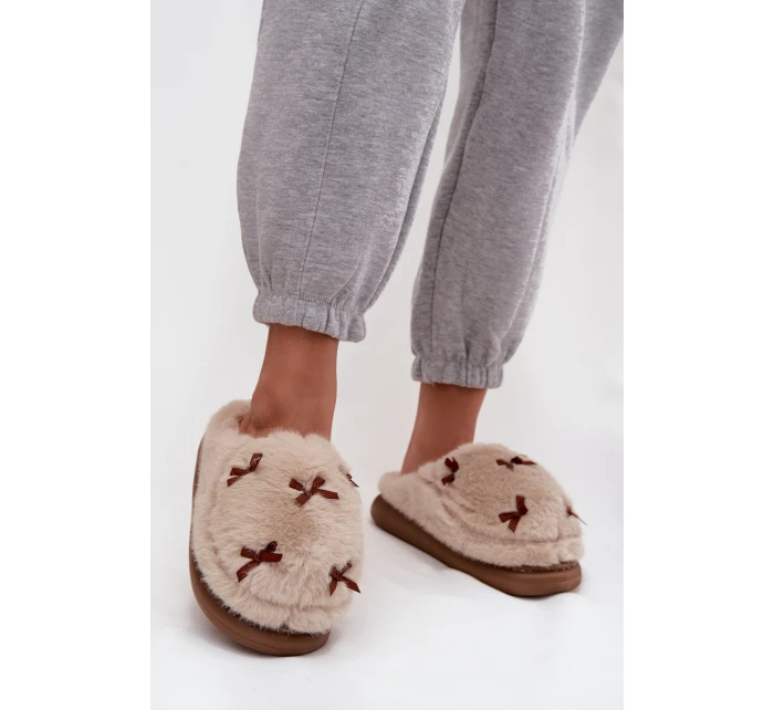 Kožešinové dámské pantofle s mašličkami béžové model 21747723 - Boto Kožešinové dámské pantofle s mašličkami béžové model 21747723 - Boto
