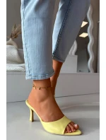 Lakované dámské nazouváky na podpatku Žluté Lirissa Lakované dámské nazouváky na podpatku Žluté Lirissa