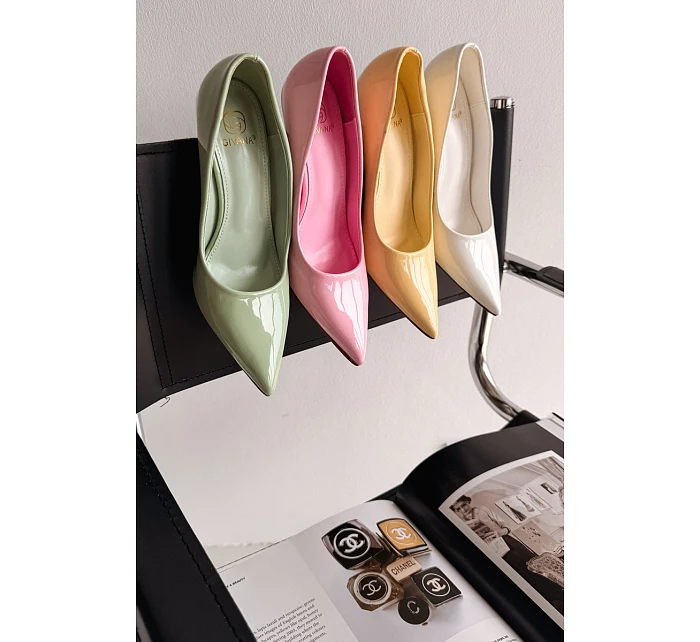 Klasické lakované lodičky z imitace kůže bílé Odira