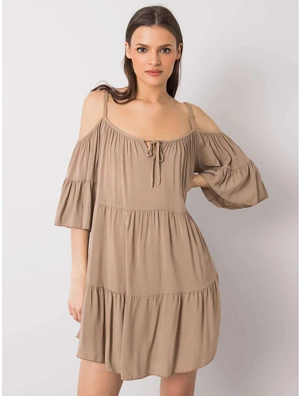 Dámské šaty TW SK BI model 18132958 béžová camel Och Bella - FPrice Dámské šaty TW SK BI model 18132958 béžová camel Och Bella - FPrice