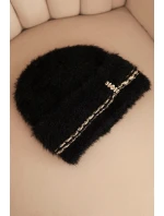 Dámská zimní čepice model 21441696 s perlami a ozdobným vzorem černá - K-Fashion Dámská zimní čepice model 21441696 s perlami a ozdobným vzorem černá - K-Fashion