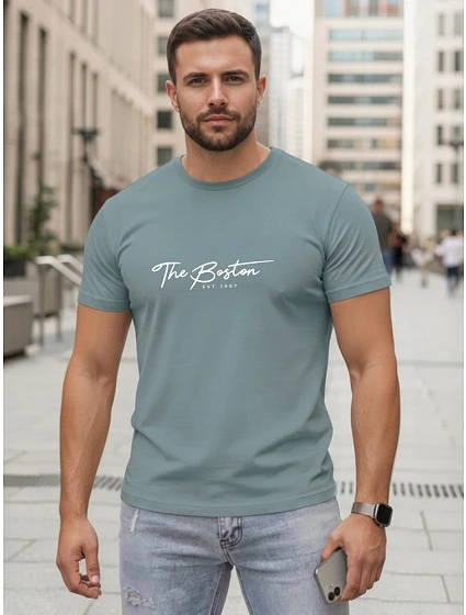 Tshirt męski bawełniany z nadrukiem The Boston petrol model 22305522 - FashionStreet Tshirt męski bawełniany z nadrukiem The Boston petrol model 22305522 - FashionStreet