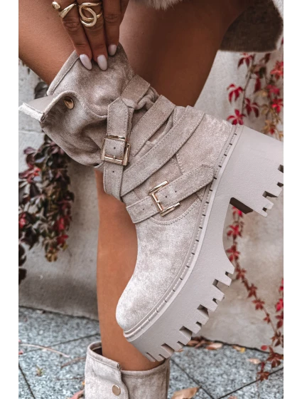 Dámské boty na podpatku s přezkami a páskem béžové model 21715455 - Boto