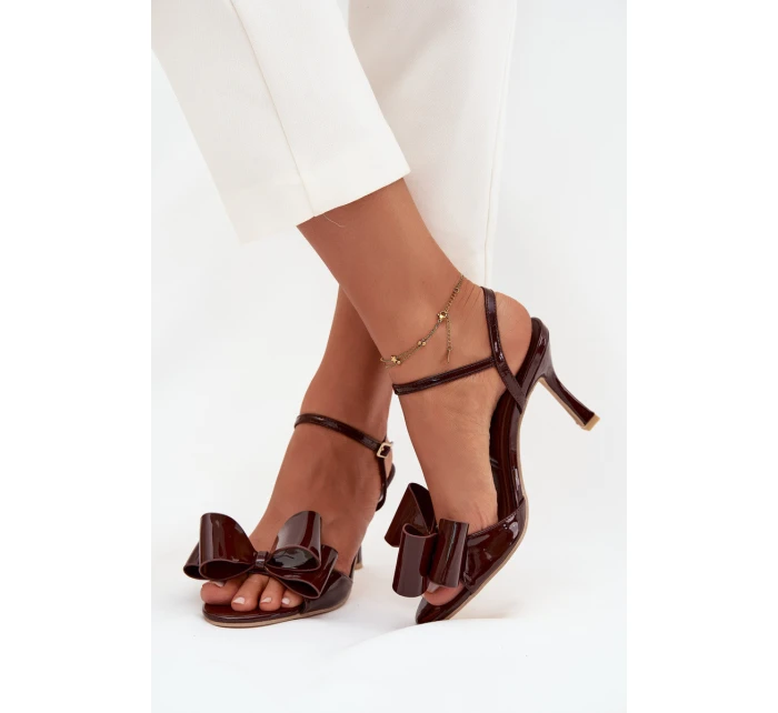 Lakované sandály na podpatku s mašlí Noliva – čokoládové Lakované sandály na podpatku s mašlí Noliva – čokoládové