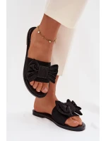 Dámské pantofle na nízkém podpatku s mašlí Černé model 21943318 - Boto