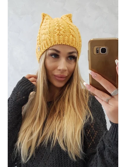 hořčicová fleecová čepice model 18750011 - K-Fashion hořčicová fleecová čepice model 18750011 - K-Fashion