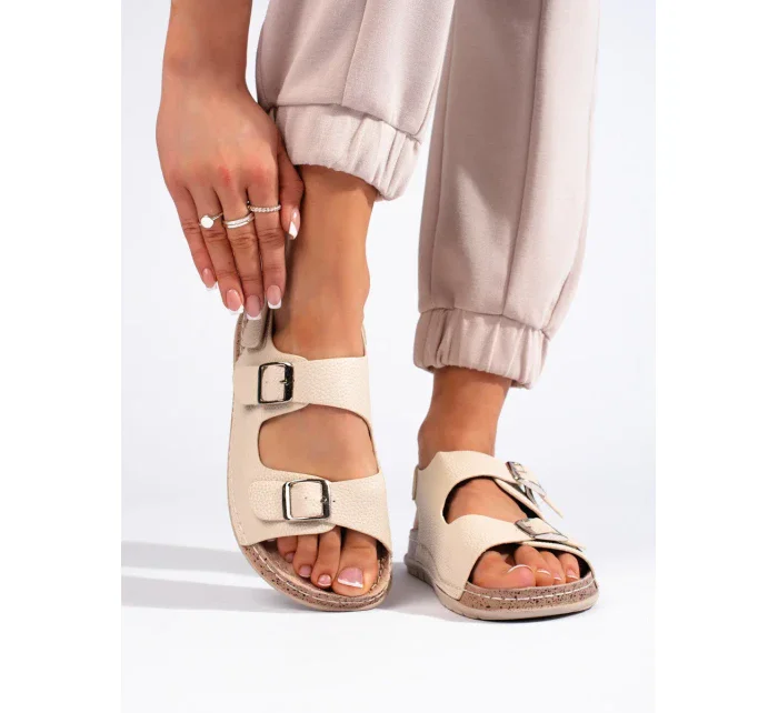 Luxusní hnědé sandály dámské na plochém podpatku Luxusní hnědé sandály dámské na plochém podpatku