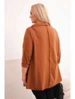 Dámská bavlněná blůza Plus Size asymetrická s ohrnutým rukávem tmavě camelová Dámská bavlněná blůza Plus Size asymetrická s ohrnutým rukávem tmavě camelová