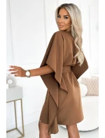 model 21731580 SOFIA Motýlí šaty se zavazováním v pase cappuccino - numoco model 21731580 SOFIA Motýlí šaty se zavazováním v pase cappuccino - numoco
