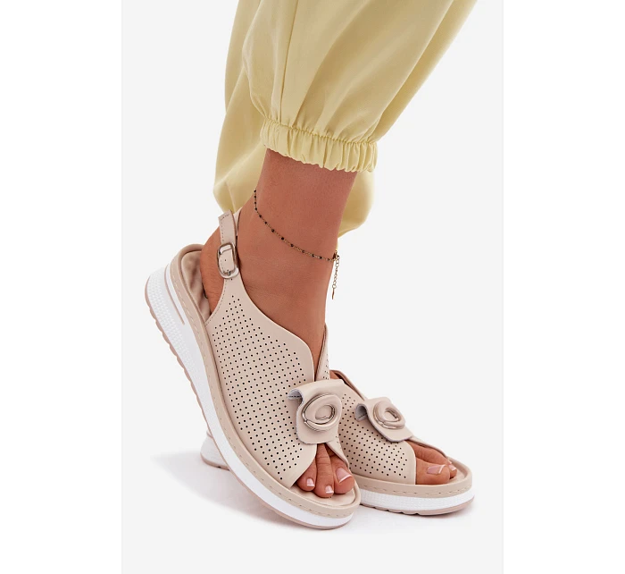 Kožené dámské sandály s ozdobným detailem Béžové model 22094980 - EVENTO Kožené dámské sandály s ozdobným detailem Béžové model 22094980 - EVENTO