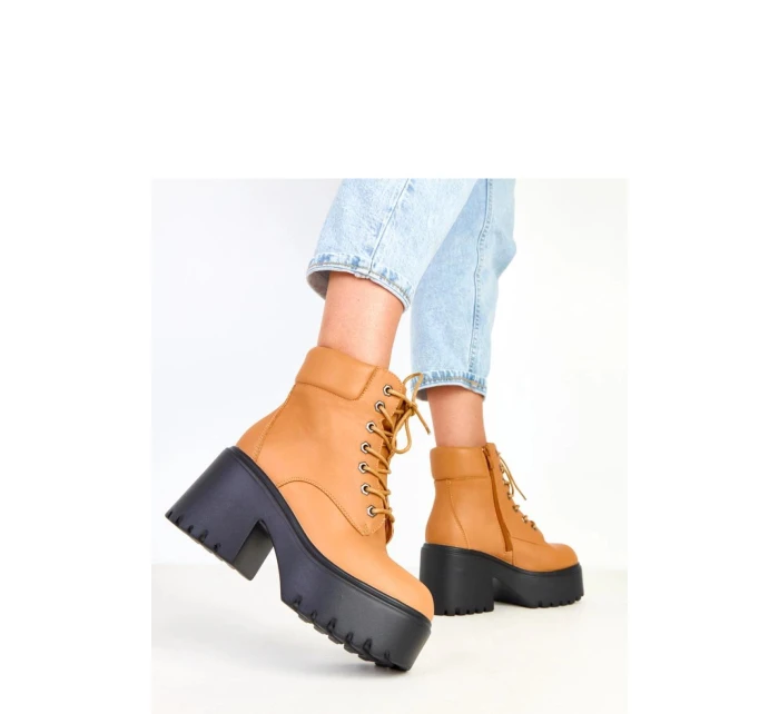 Boty na podpatku  model 217927 Solea