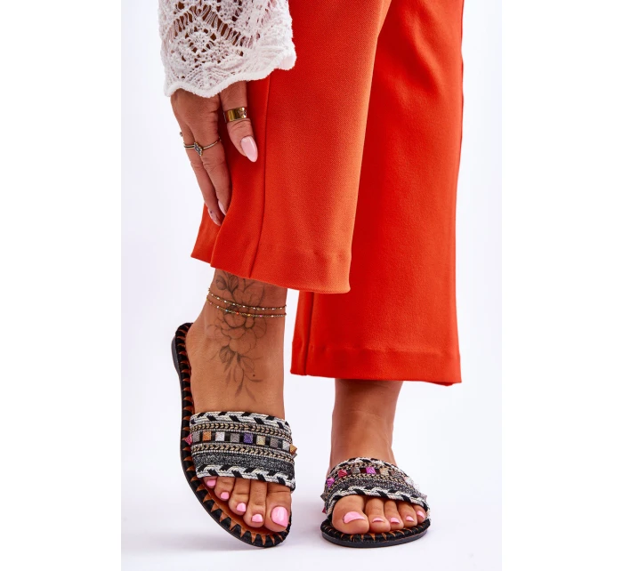 Dámské zdobené pantofle Černá model 21616573 - Boto