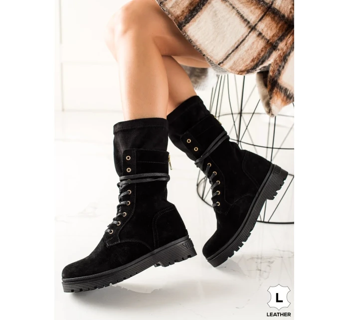 Pěkné kotníčkové boty černé dámské na plochém podpatku Pěkné kotníčkové boty černé dámské na plochém podpatku