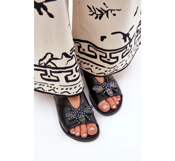 Lesklé Dámské Sandály S Dekorací Plné Černé model 21686853 - Boto Lesklé Dámské Sandály S Dekorací Plné Černé model 21686853 - Boto