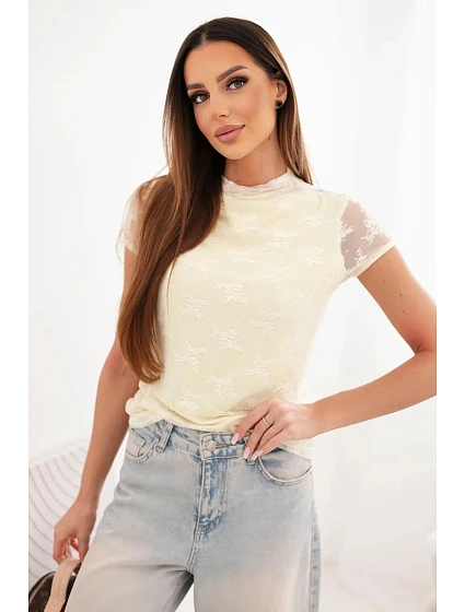 Dámská viskózová krajková halenka s krátkým rukávem a model 22048821 žlutá - K-Fashion Dámská viskózová krajková halenka s krátkým rukávem a model 22048821 žlutá - K-Fashion