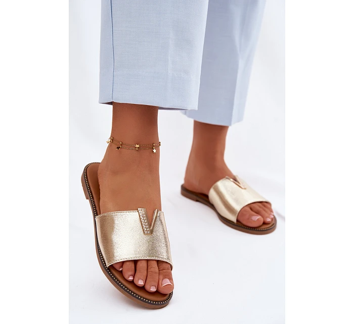 Ženské ploché pantofle s ozdobným detailem V Zlaté Nelmira