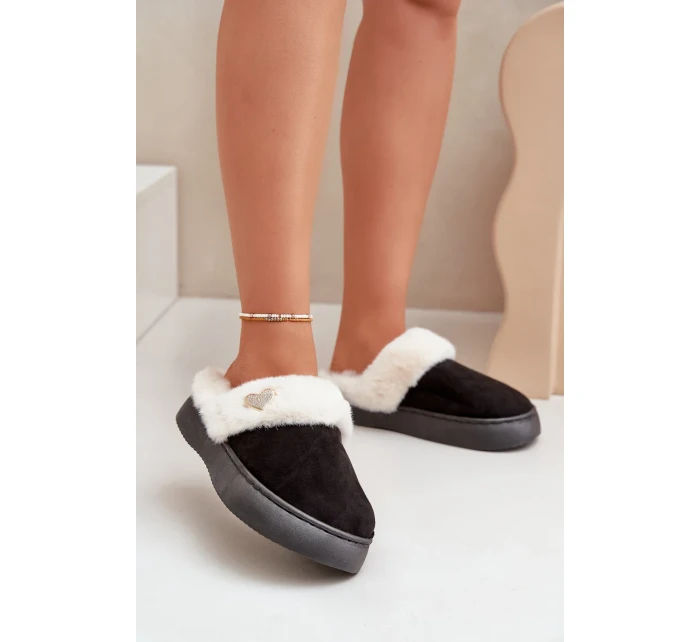 Dámské Pantofle S Kožešinou A Ozdobným Srdcem Černé Otielo