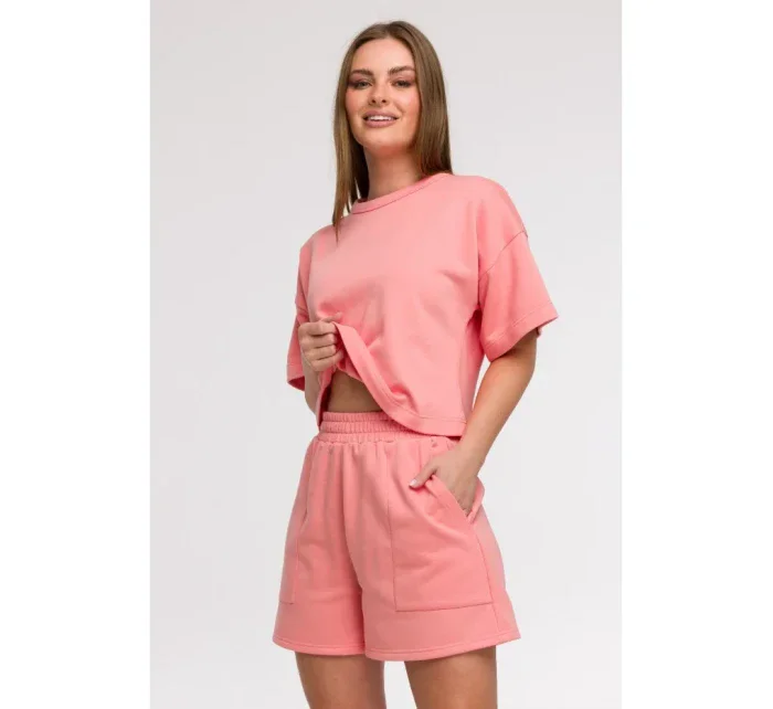 model 21047235 Šortky s kapsami s nášivkami korálová barva - BeWear model 21047235 Šortky s kapsami s nášivkami korálová barva - BeWear