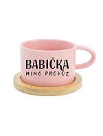 BABIČKA MIMO PROVOZ - růžový hrníček makronka 200 ml BABIČKA MIMO PROVOZ - růžový hrníček makronka 200 ml