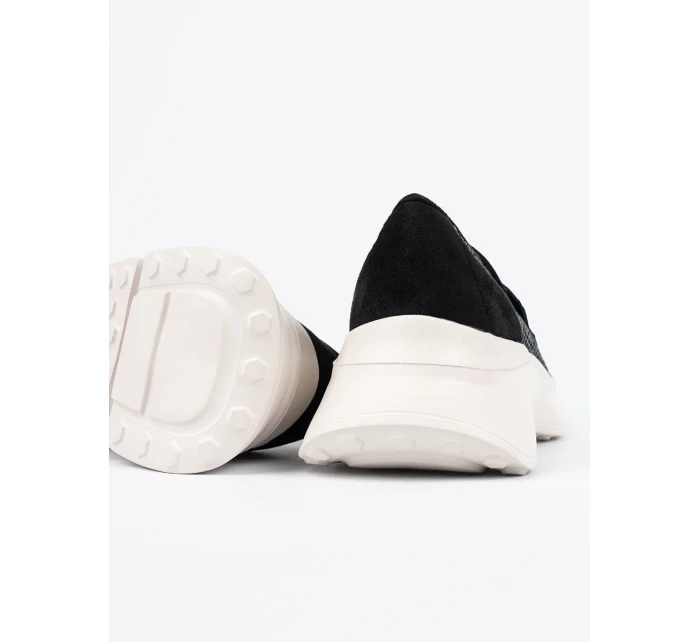 Pěkné  polobotky černé dámské platforma