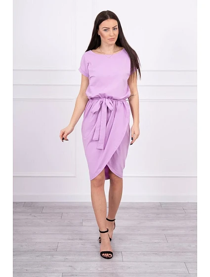 Šaty s obálkovým spodním dílem ve fialové barvě
