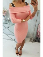 Meruňkové šaty se širokými ramínky