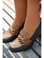 Dámské polobotky na podpatku s výstupky a zlatým detailem Černo-bežové Novella Dámské polobotky na podpatku s výstupky a zlatým detailem Černo-bežové Novella