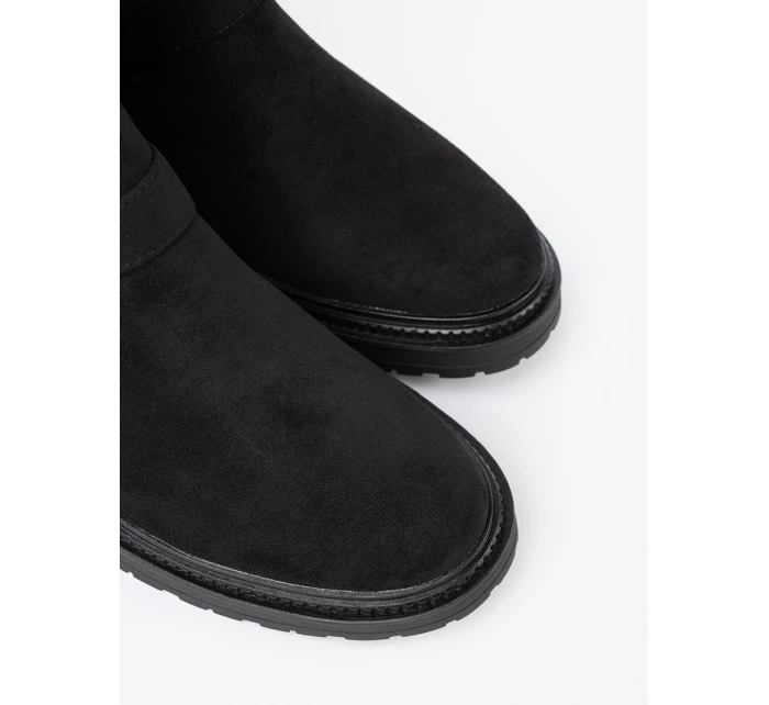 Stylové dámské černé kotníčkové boty na plochém podpatku Stylové dámské černé kotníčkové boty na plochém podpatku