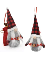 DEKORATIVNÍ MICKEY S DÁRKOVOU TAŠKOU 20CM DÍVKA