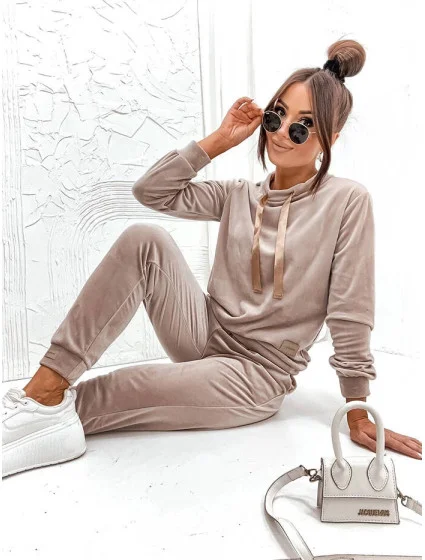 Béžový dámský velurový komplet (637) Béžový dámský velurový komplet (637)