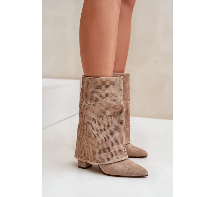 Ozdobené Lesklé Botky S Svrškem Na Podpatku Zateplené Béžové model 21679224 - Boto