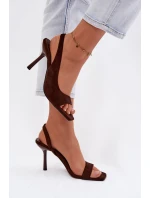 Dámské sandály na podpatku z eko semiše čokoládové model 21951621 - Boto