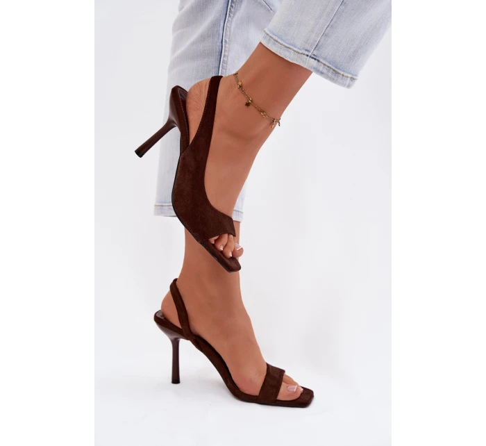 Dámské sandály na podpatku z eko semiše čokoládové model 21951621 - Boto