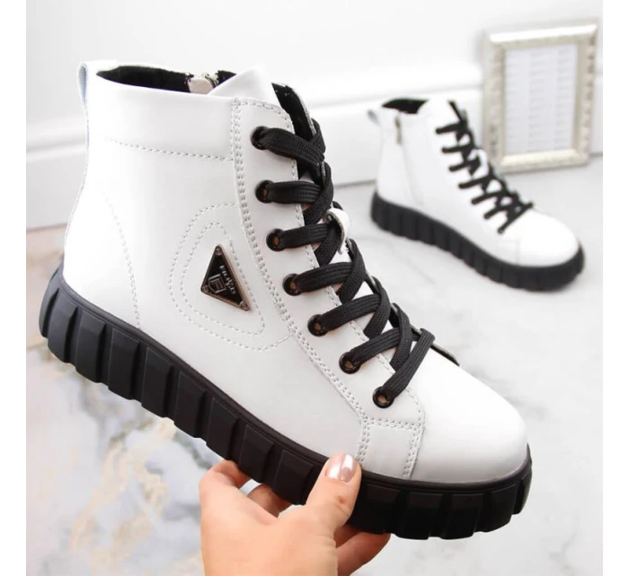 Kožené boty na platformě W model 21307454 white - FILIPPO