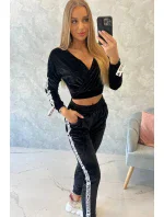 Velurová souprava s nápisem Queen black Velurová souprava s nápisem Queen black