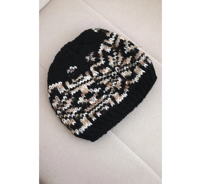 Dámská zimní vlněná čepice s ozdobnými krystalky K399 černá