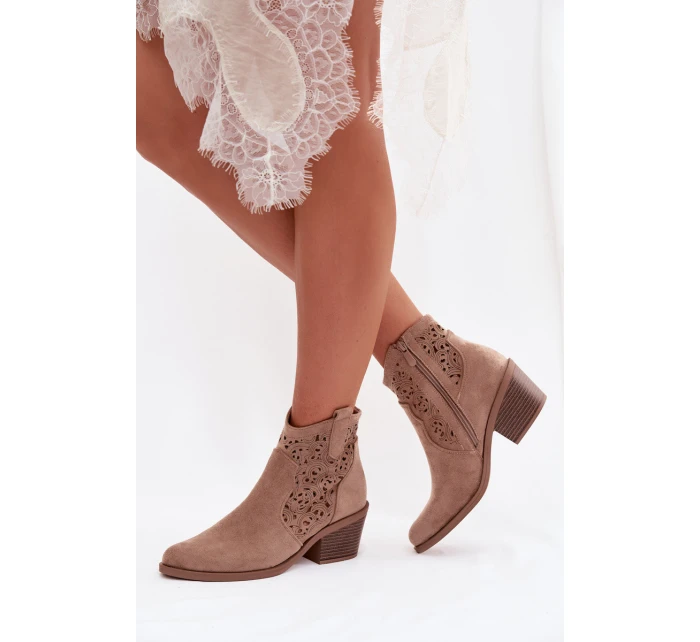 Dámské perforované kovbojky na podpatku model 21998076 Béžové - S.Barski