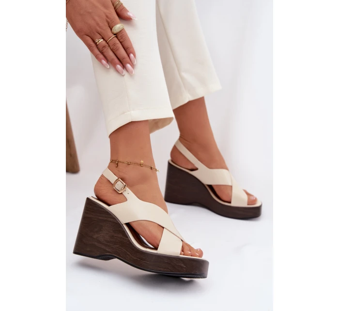Dámské sandály z eko kůže na platformě Béžové model 21937453 - Boto