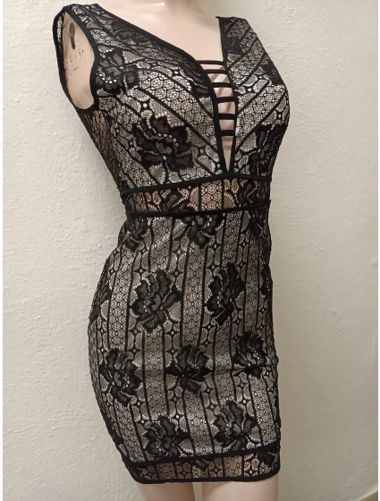 Dámské krajkové šaty černobílé model 18885184 - Emamoda