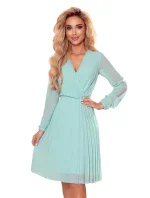 ISABELLE Dámské plisované šaty v mátové barvě s výstřihem a dlouhými rukávy model 21290223 - numoco ISABELLE Dámské plisované šaty v mátové barvě s výstřihem a dlouhými rukávy model 21290223 - numoco