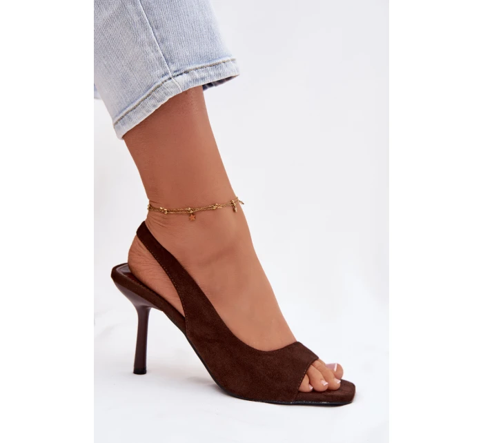 Dámské sandály na podpatku z eko semiše čokoládové model 21951621 - Boto