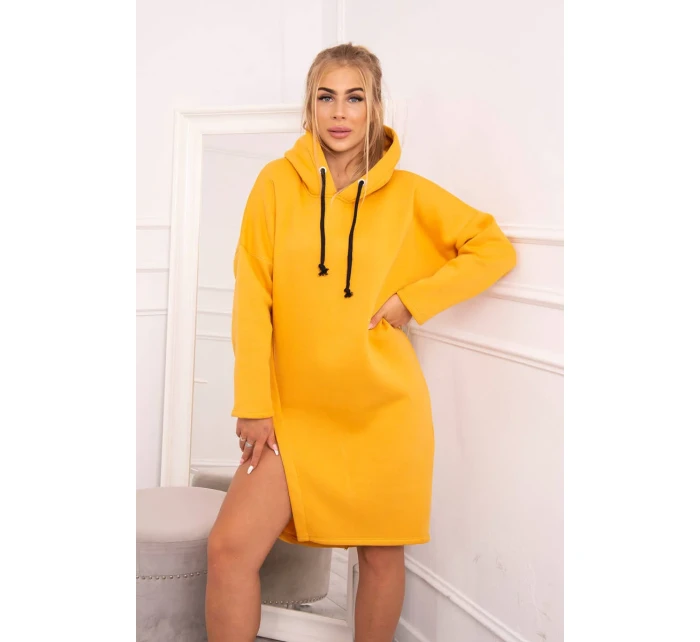 Šaty s kapucí a bočním rozparkem broskvové Šaty s kapucí a bočním rozparkem broskvové